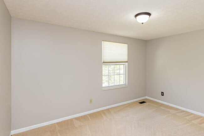 Building Photo - 5952 Sachem Ct