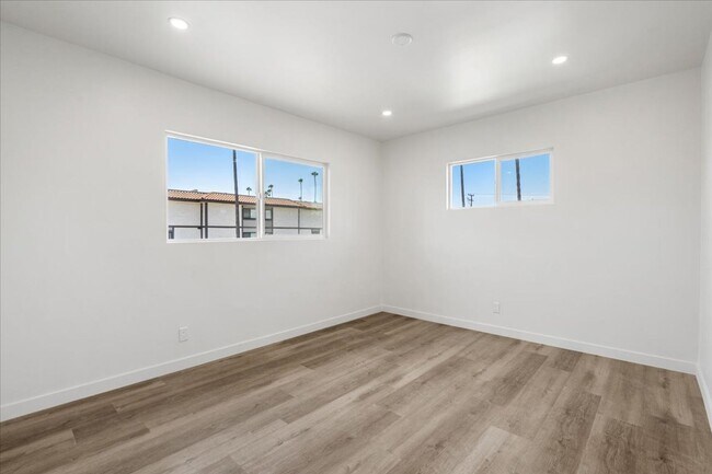 Building Photo - 317 E 97th St