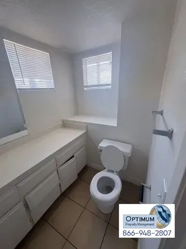 Building Photo - Charming 3-bedroom, 2-bathroom two-story home