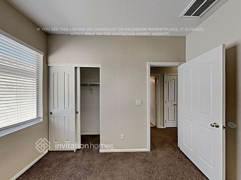 Building Photo - 948 Country Skies Ave