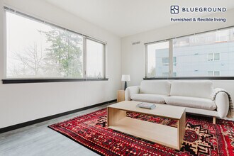 Building Photo - 15511 NE 22 Pl