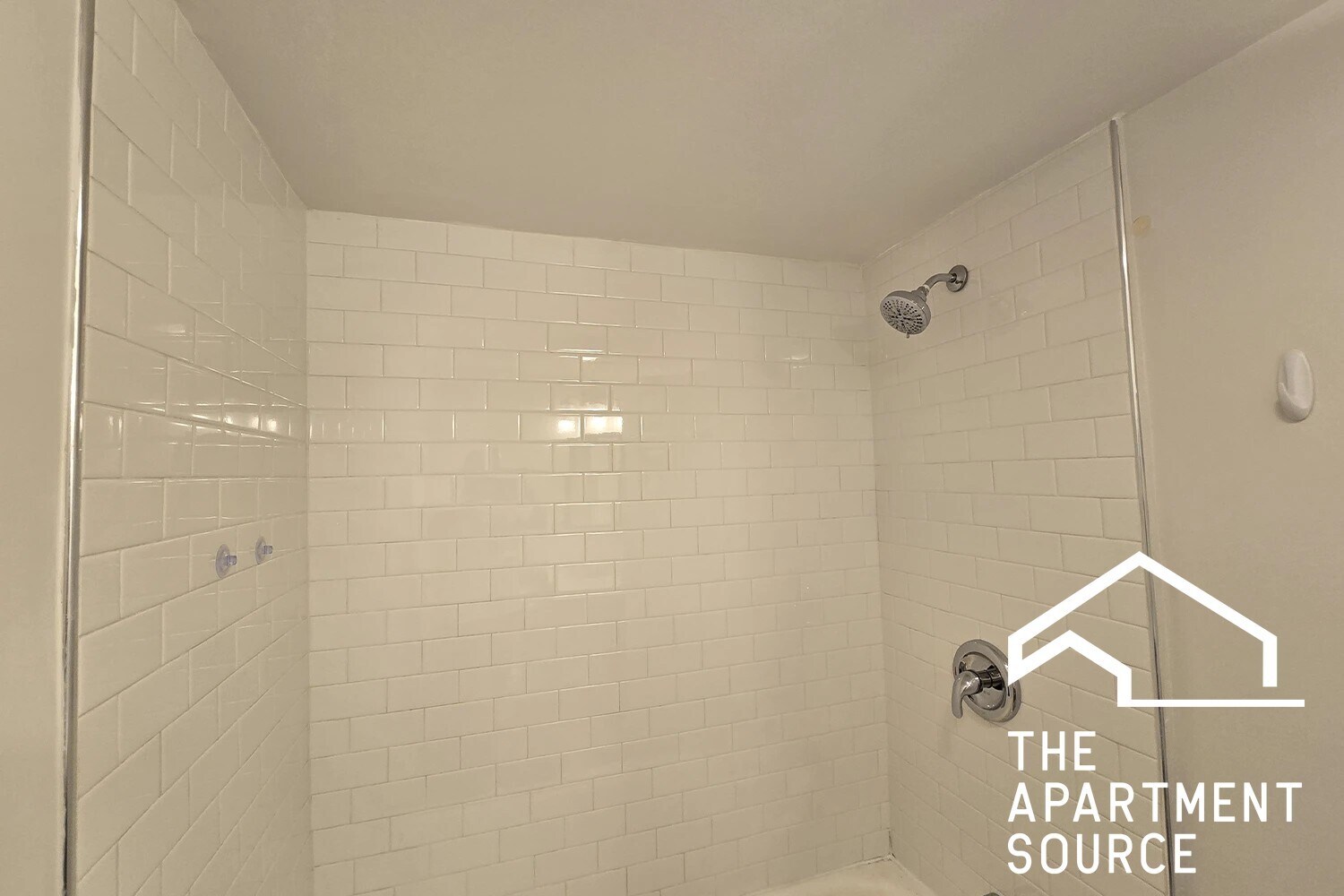 Building Photo - 732 W Roscoe St