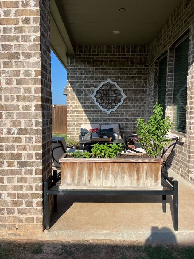 Building Photo - 2321 Birdwell Cove