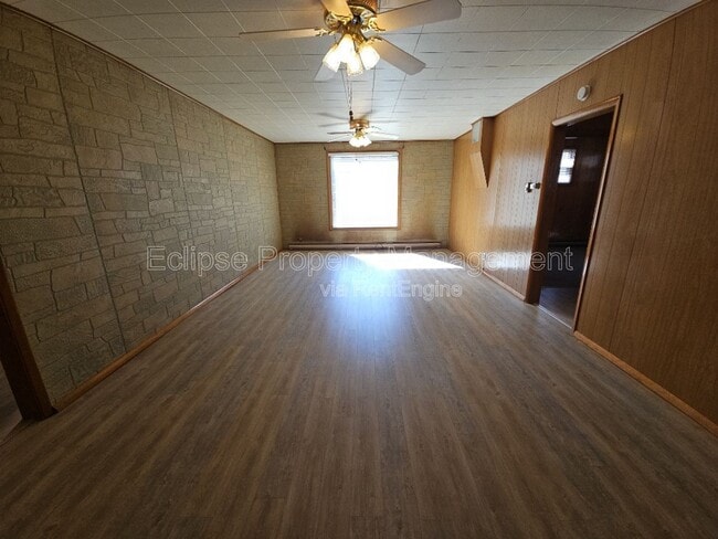 Building Photo - 427 Madison St