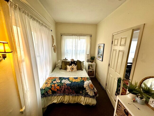 Building Photo - 7 Miner St