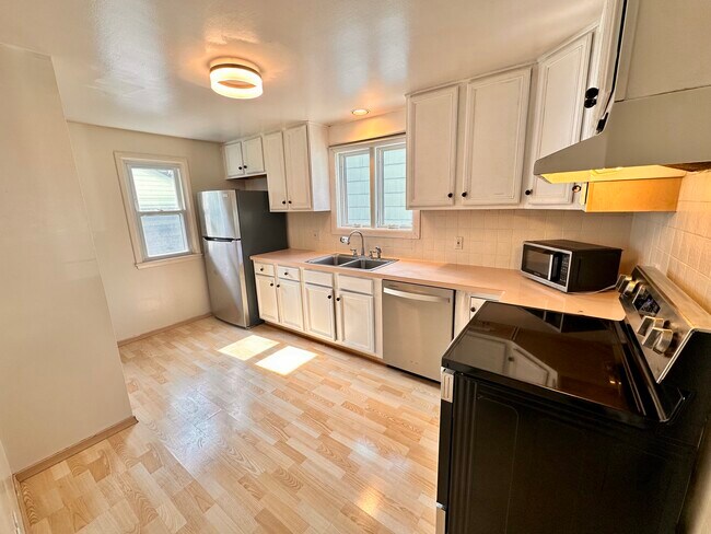 Building Photo - 73 Manning Rd