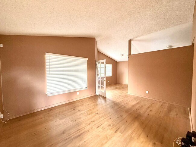 Building Photo - 3 Bedroom, 2 Bath Home in Moreno Valley for $2,850.00