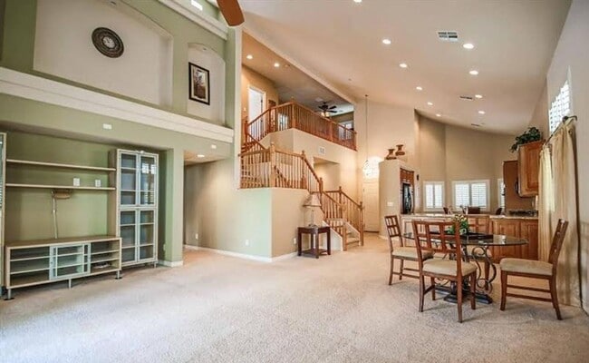 Building Photo - Welcome to this stunning 3-bedroom, 2.5-bathroom home located in the desirable city of Las Vegas!