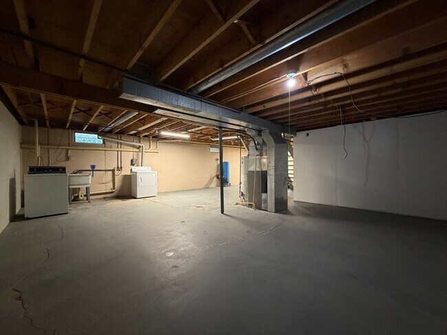 Building Photo - 487 84th St SW