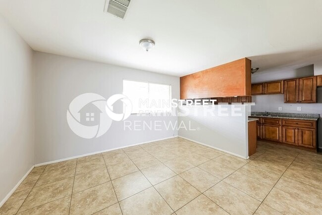 Building Photo - 3807 W Solar Dr