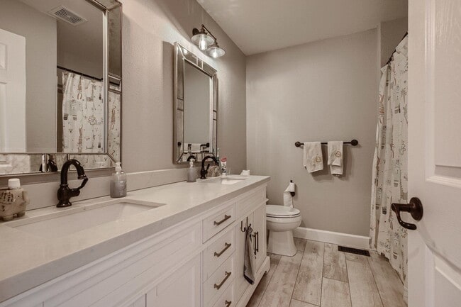 Building Photo - 9805 Cypress Point Cir