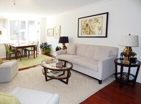 Building Photo - 10 Rogers St