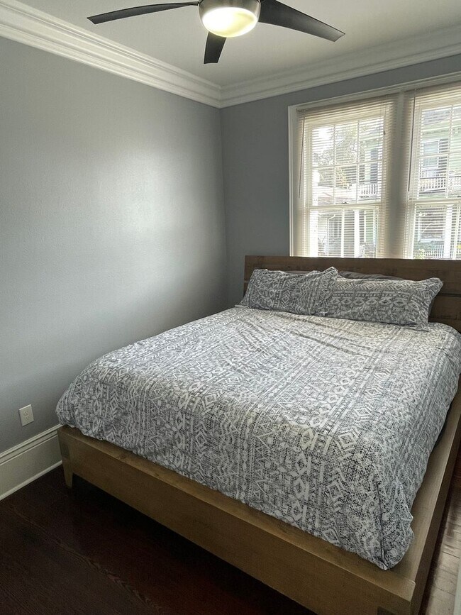 Building Photo - Gorgeous 3BD/1BA in MidCity