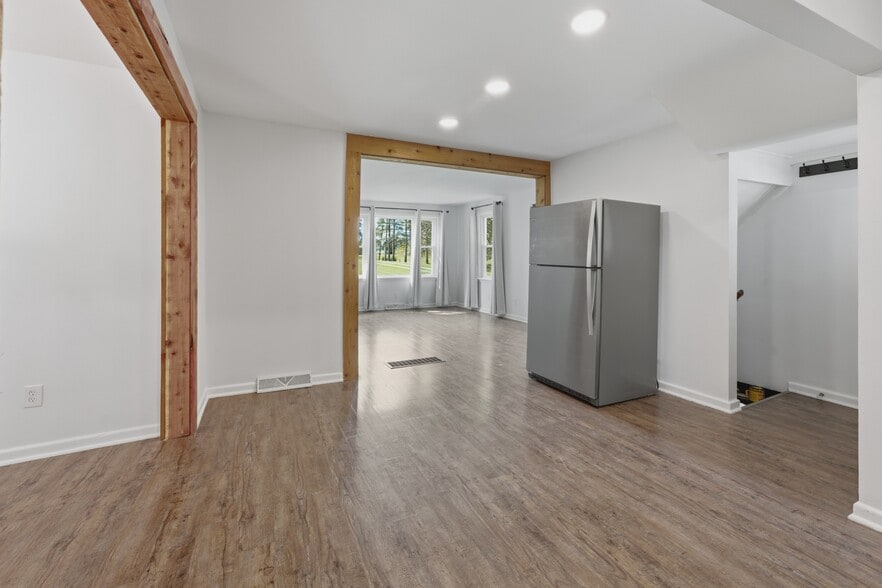 Building Photo - 2877 Pickle Rd