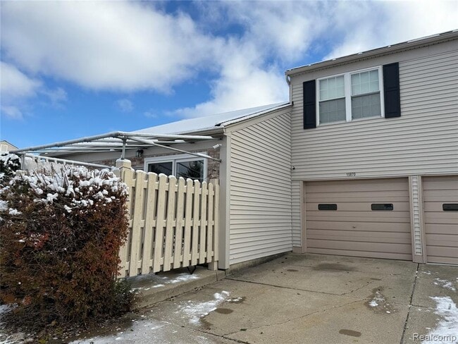 Building Photo - 15870 Charleston Dr