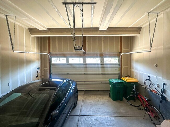 Building Photo - CORNER LOT! - DOVE VILLAGE PAIRED HOME 3bd 2.5ba 3,091sq.ft. Built in 2023 FOR RENT