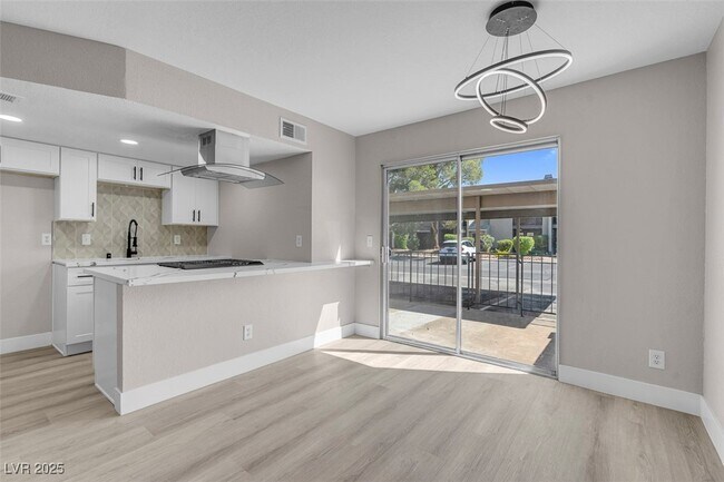 Building Photo - 456 Sellers Pl