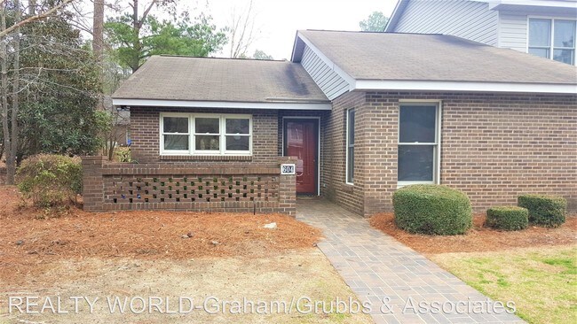 Primary Photo - 2 br, 2 bath House - 604 Sherbrooke Circle