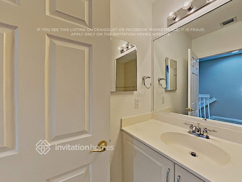 Building Photo - 4629 SW 75th Way