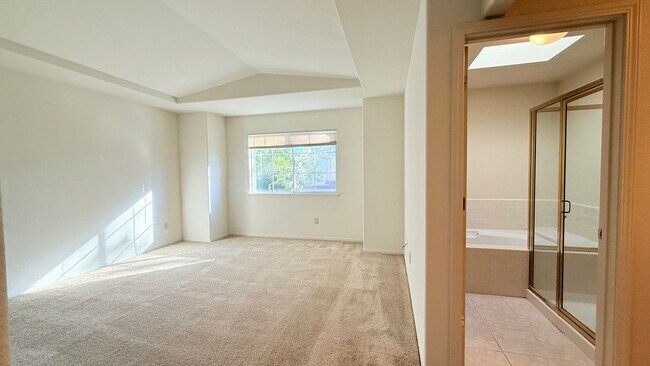 Building Photo - 1126 Vista Pointe Cir