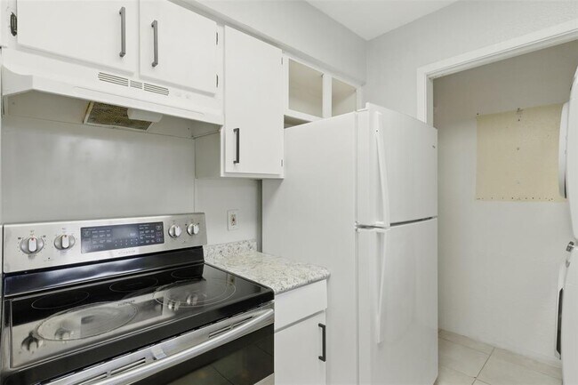 Building Photo - 17230 Imperial Valley Dr