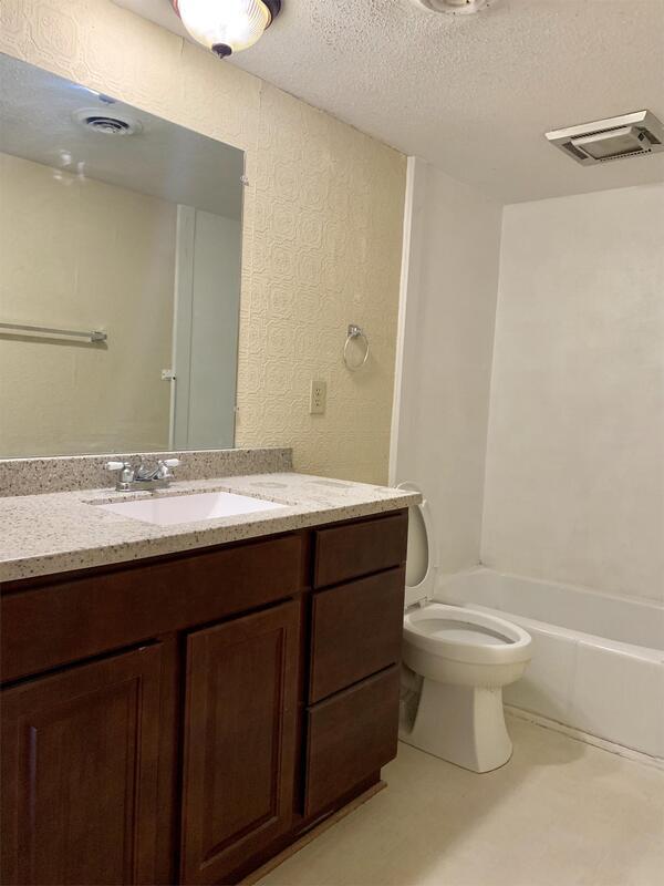 Building Photo - 1859 Poplar Woods Cir W