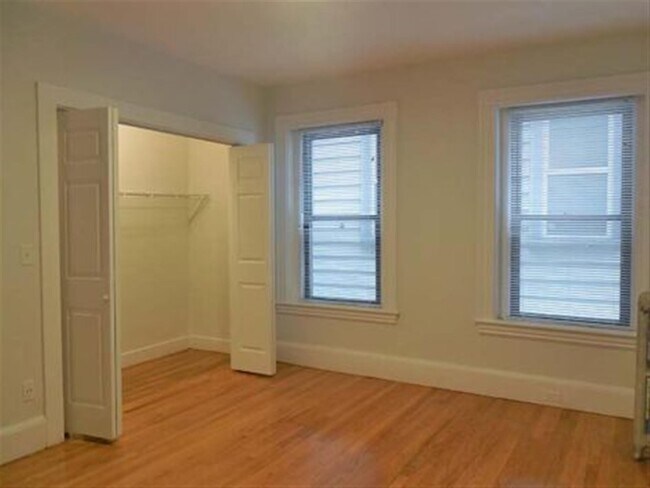 Building Photo - 40 Cedar St