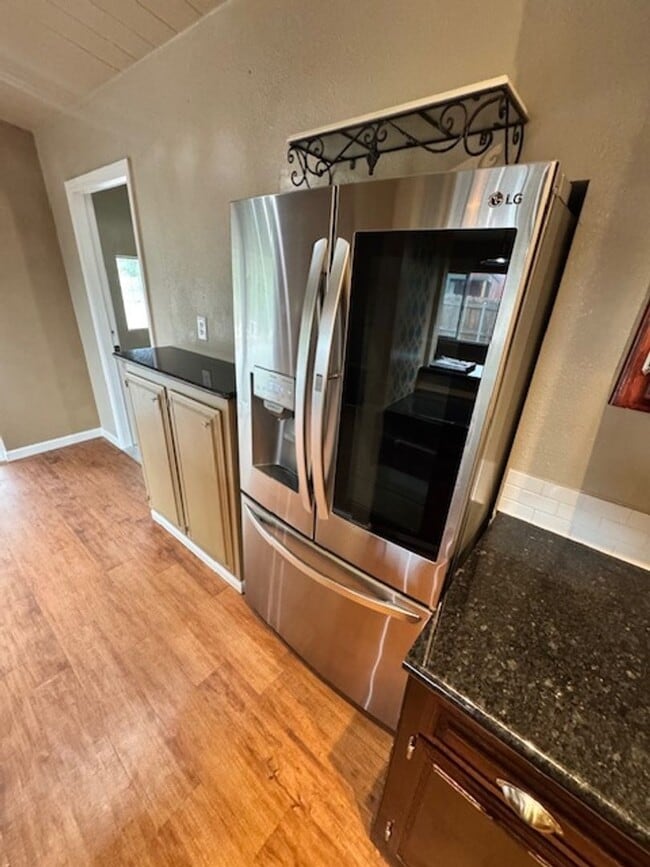 Building Photo - Available for Move In 3 Bed, 2.5 Bath Home...