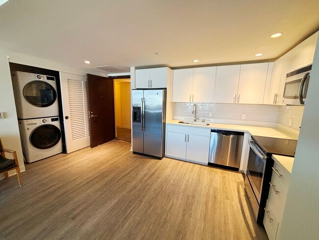 Building Photo - Symphony Honolulu - 2 Bedroom, 2 Bathroom,...