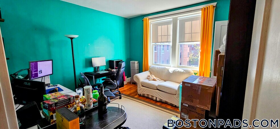 Building Photo - 52 Babcock St