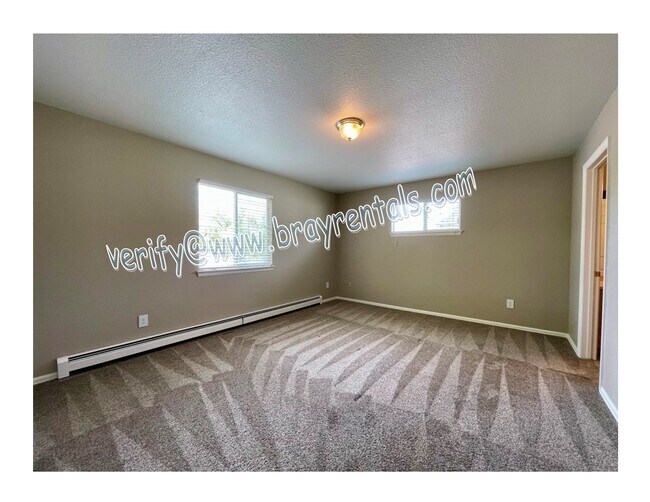 Building Photo - 3 Burgundy Ct