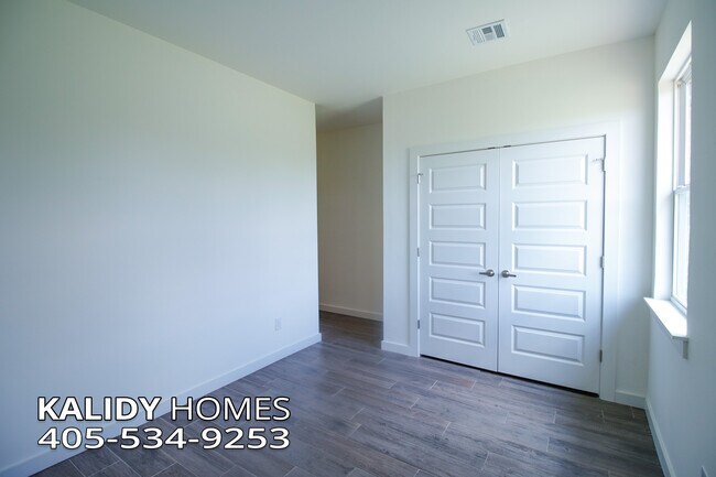 Building Photo - 17610 Salma Rd
