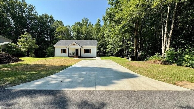 Building Photo - 148 Buena Vista Dr