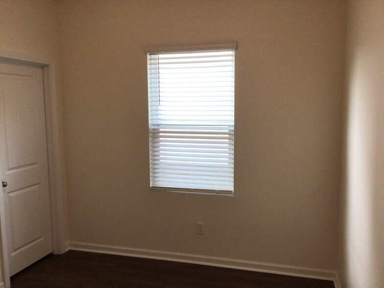 Building Photo - 128 Orion Way