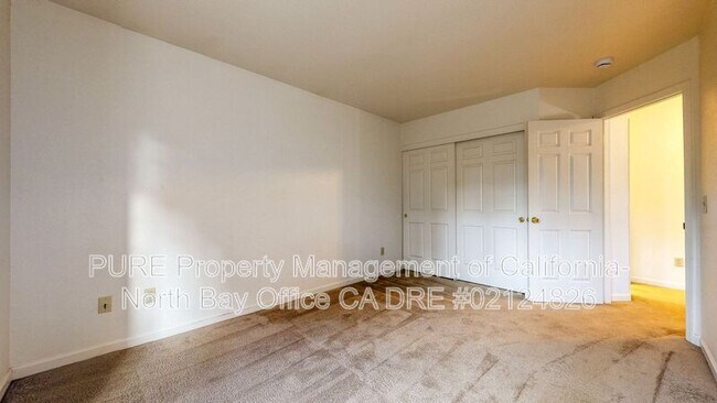 Building Photo - 2070 Pinercrest Dr