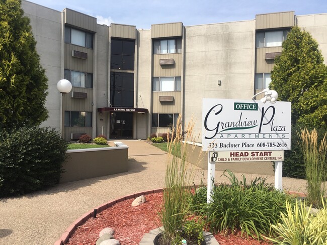 Leasing Office - Groundview Apartments
