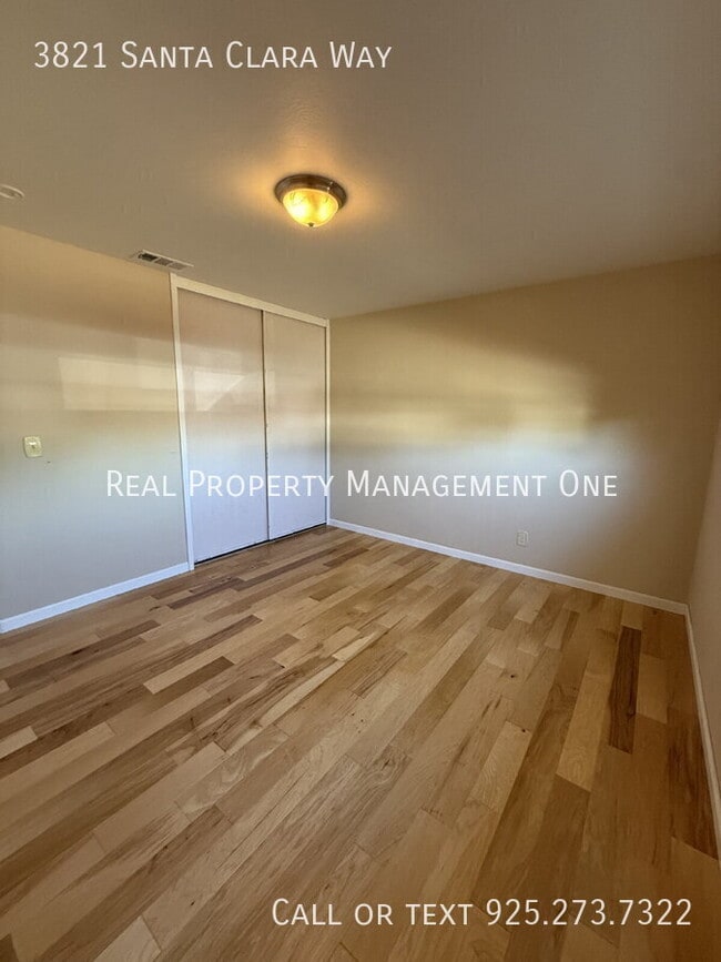 Building Photo - 3821 Santa Clara Way