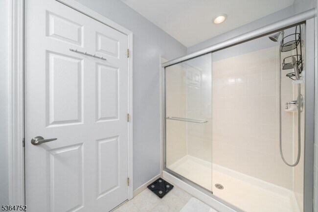 Building Photo - 593 Hartford Dr