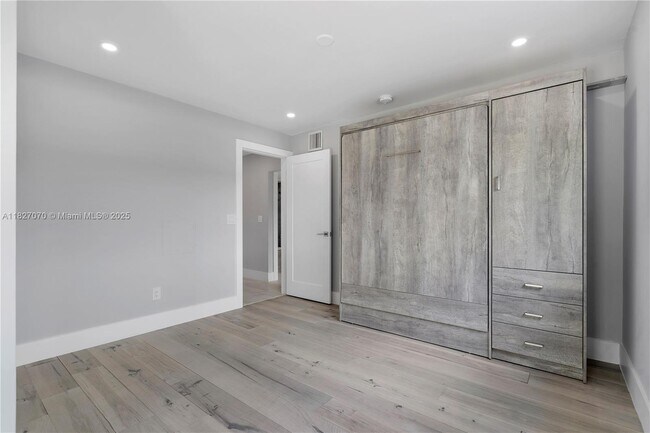 Building Photo - 2115 NE 37th Dr