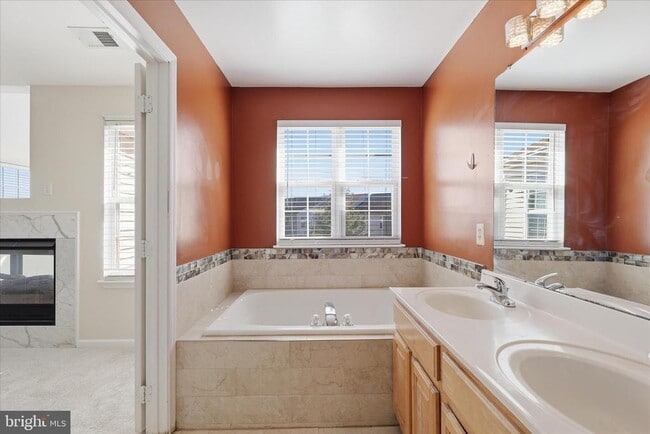 Building Photo - 8731 Farnham Way