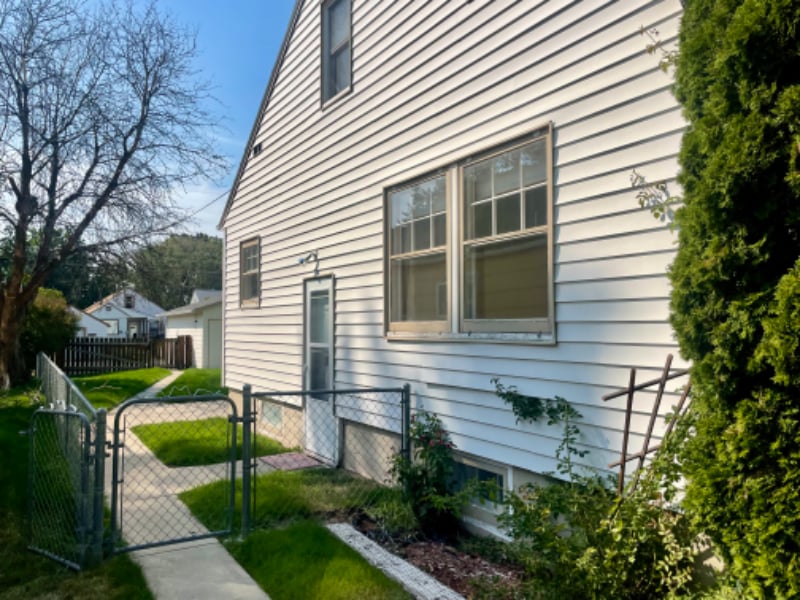 Building Photo - 778 4th Ave W