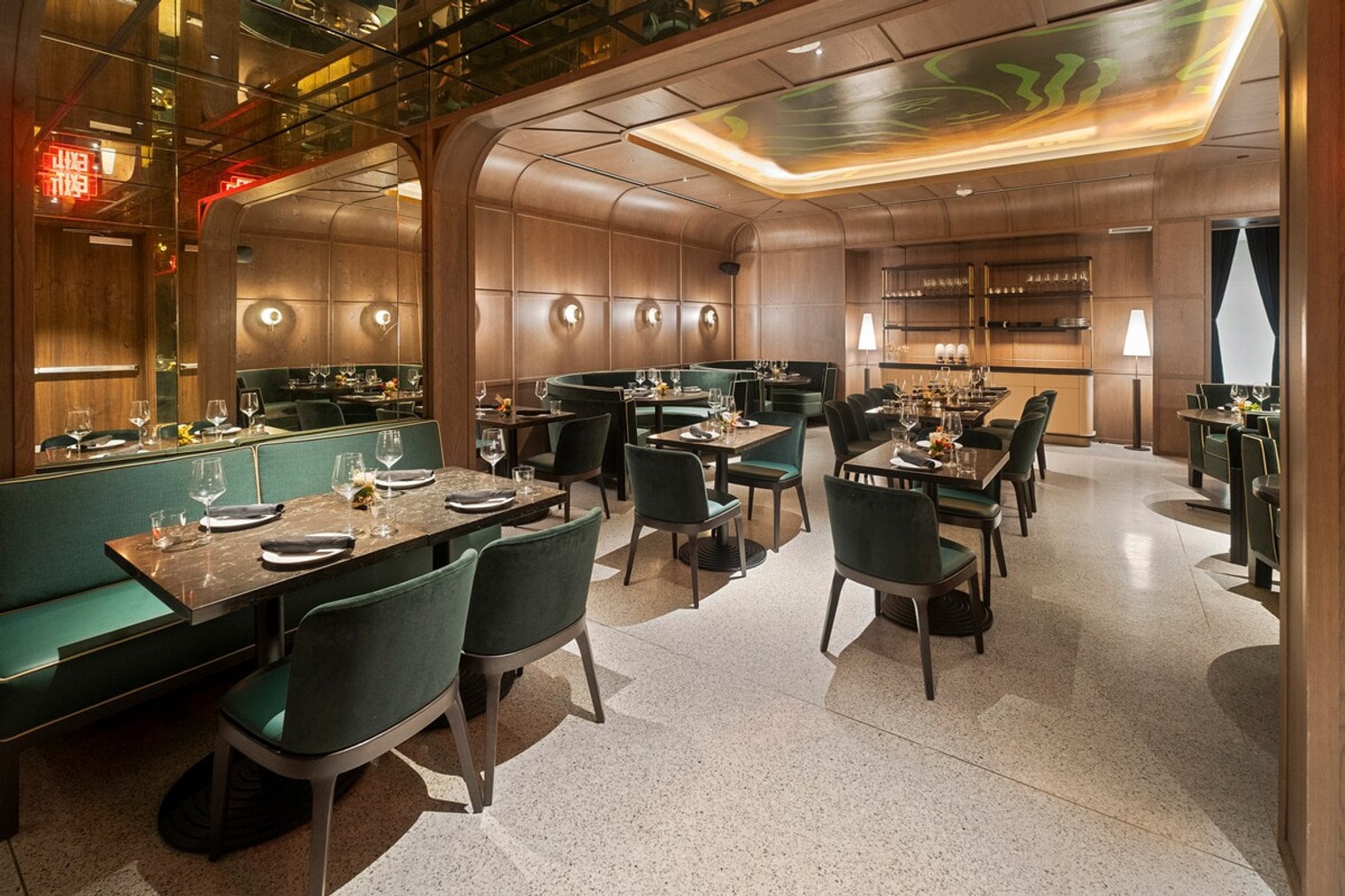 Building Photo - 701 NE 1st Ave