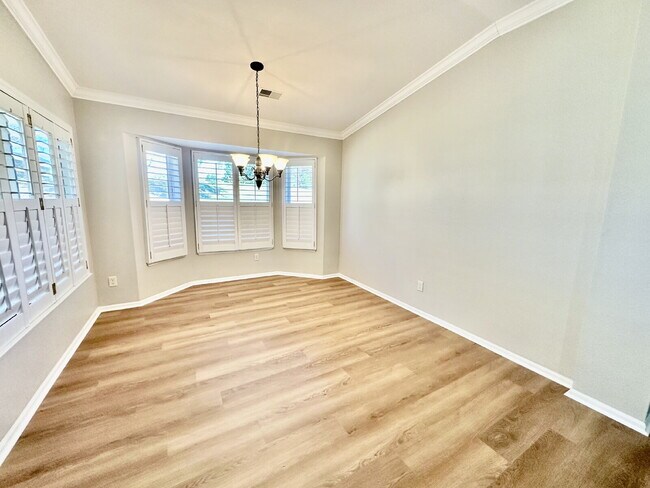 Building Photo - Recently Updated Two Bedroom Home in Sun City!