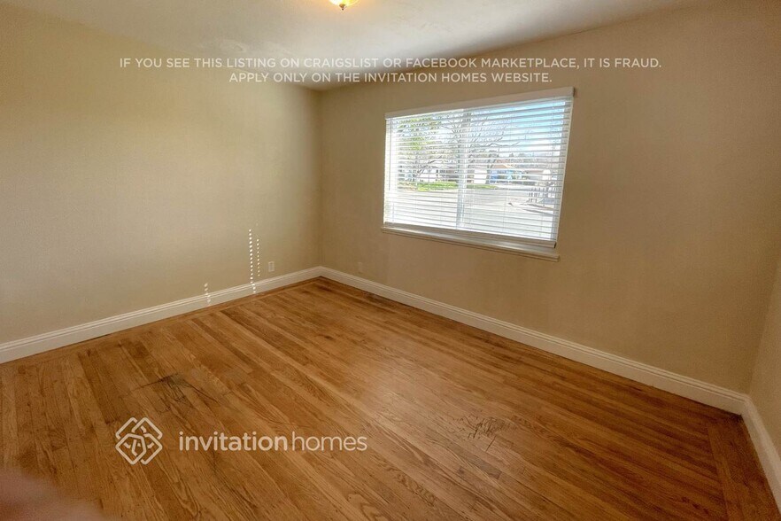 Building Photo - 1115 Vervais Ave