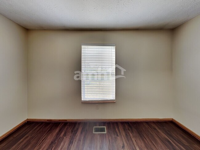 Building Photo - 461 Dover Pond Dr