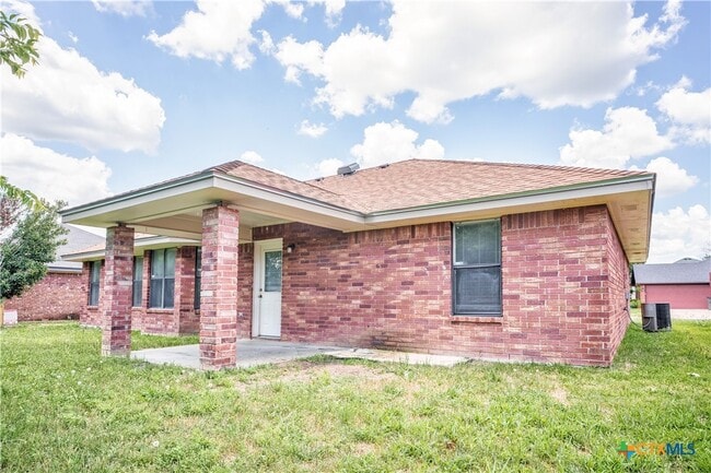 Building Photo - 4501 Embers Dr