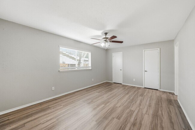 Building Photo - Beautifully Updated 3 Bed, 2 Bath Home