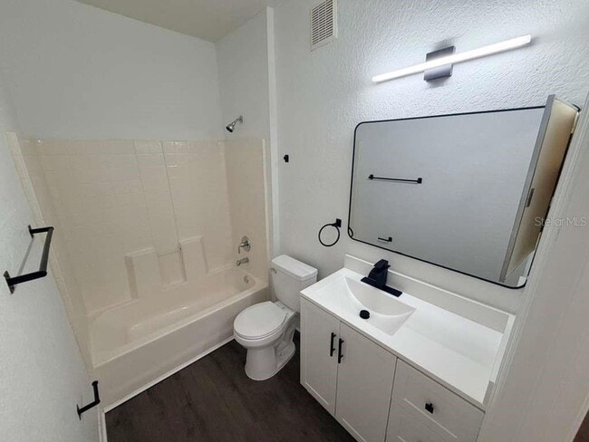 Building Photo - 825 Grand Regency