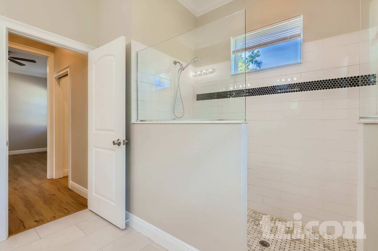 Building Photo - 7703 N Huntley Ave