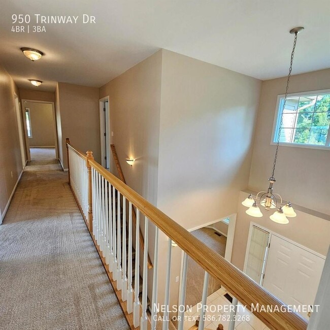 Building Photo - 950 Trinway Rd